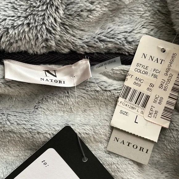 ***NEW PLUSH ROBE - Picture 4 of 9